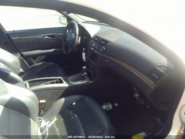 2008 MERCEDES-BENZ E 63 AMG WDBUF77XX8B233958 Photo 4