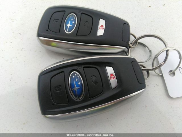 4S4BSENC1H3327435 Subaru Outback Limited