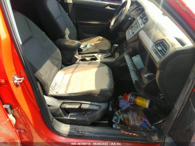 3VV1B7AX8KM050407 Volkswagen TIGUAN S