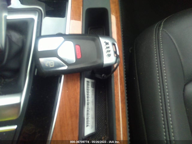 WA1BAAFYXM2023055 Audi Q5 Premium Plus