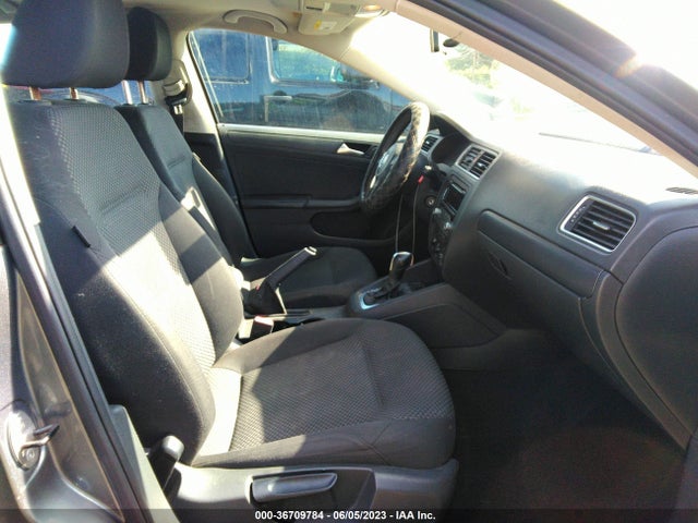 3VW2K7AJ9EM302147 Volkswagen Jetta 2.0l S