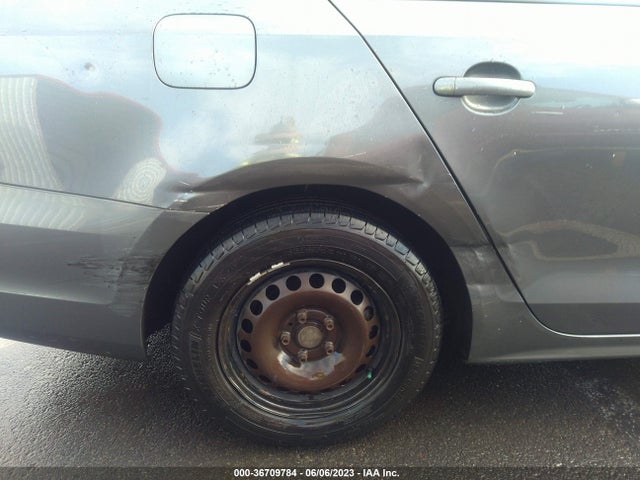 3VW2K7AJ9EM302147 Volkswagen Jetta 2.0l S