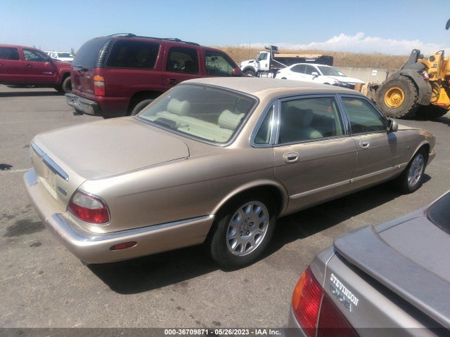 1998 JAGUAR XJ VIN: SAJHX6243WC833141