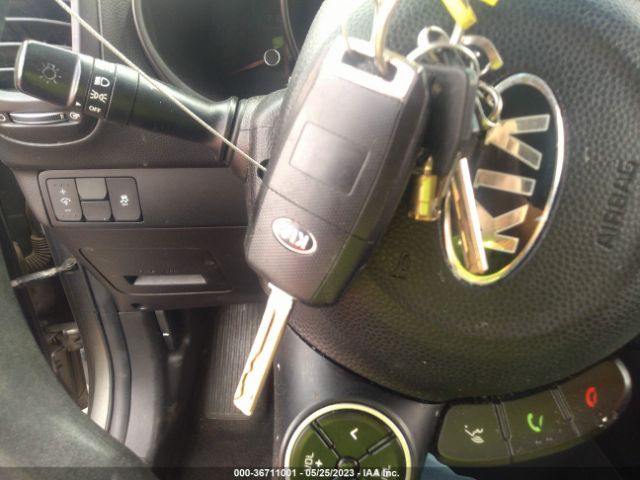 KNDJN2A2XG7333566 KIA Soul Base