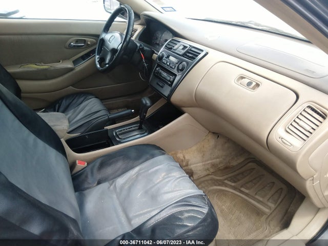 2001 HONDA ACCORD CPE EX W/LEATHER VIN: 1HGCG22501A009646
