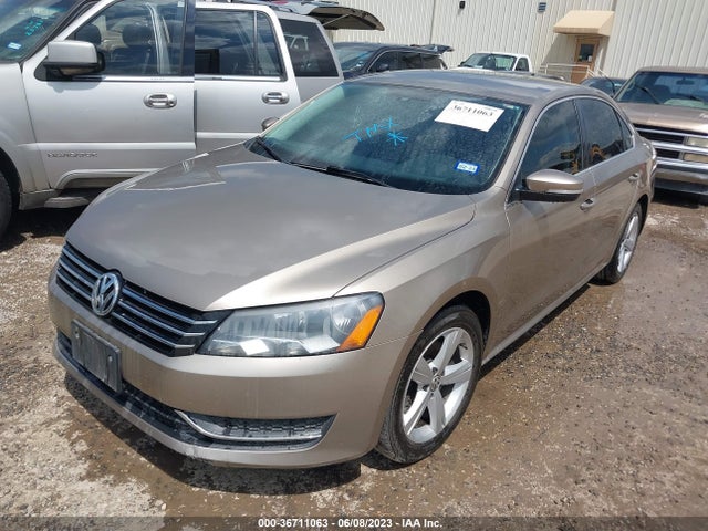 1VWBT7A39FC027400 Volkswagen Passat 1.8t Se