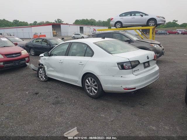 3VWDB7AJ2JM257698 Volkswagen Jetta 1.4t Se/1.4t Wolfsburg Edition