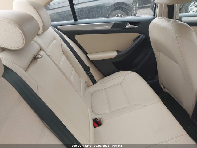 3VWDB7AJ2JM257698 Volkswagen Jetta 1.4t Se/1.4t Wolfsburg Edition