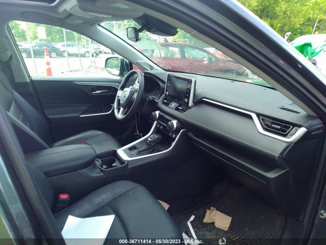 2021 TOYOTA RAV4 XLE PREMIUM VIN: 2T3A1RFV0MC180611