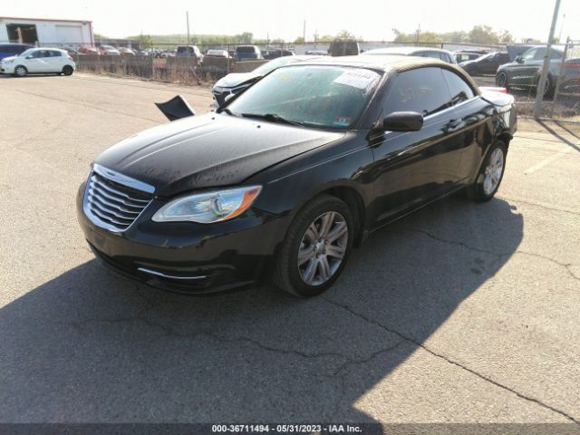 1C3BCBEG9EN136935 Chrysler 200 Touring