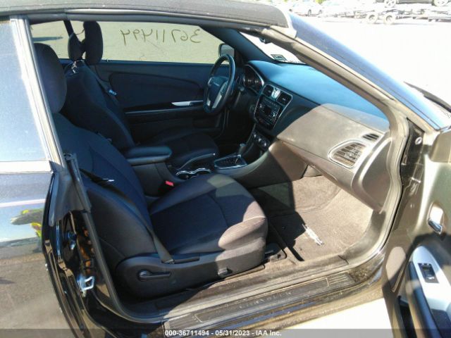 1C3BCBEG9EN136935 Chrysler 200 Touring