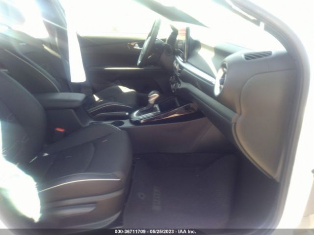 3KPF54AD7PE549264 KIA Forte Gt-line