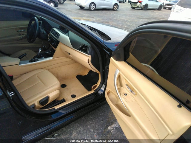 WBA8A9C53GK618680 BMW 3 Series 320i