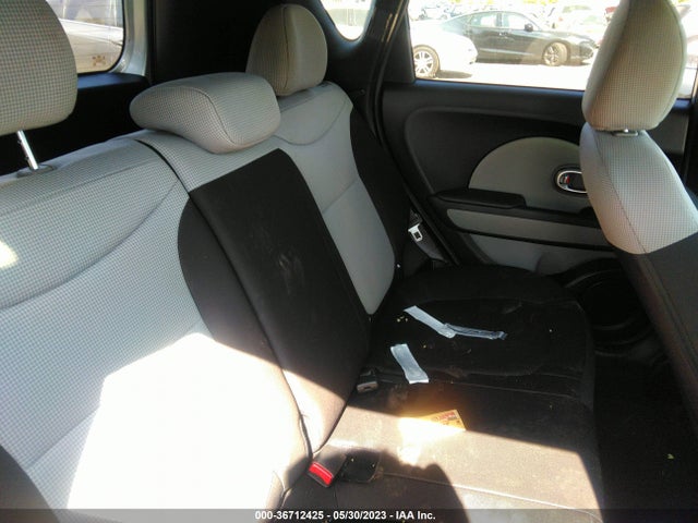 KIA Soul Base 2016 KNDJN2A27G7841204 Image 8