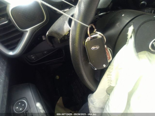 KNDJ23AU3L7073067 KIA SOUL LX