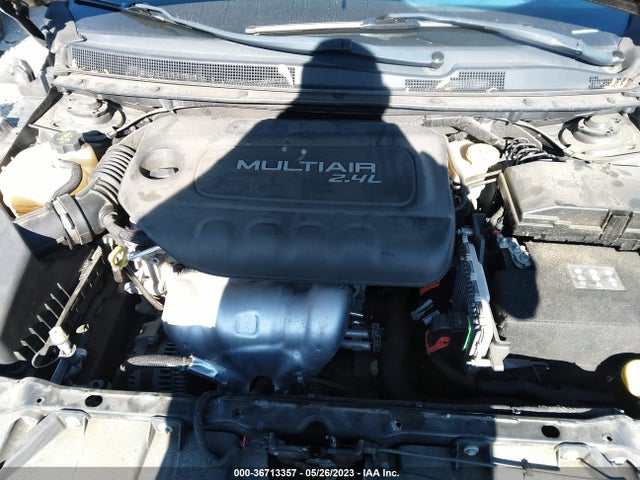 Chrysler 200 C 2015 1C3CCCCBXFN549367 Image 10