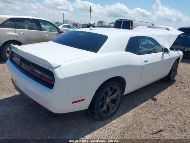 2C3CDZAGXKH618754 Dodge Challenger Sxt