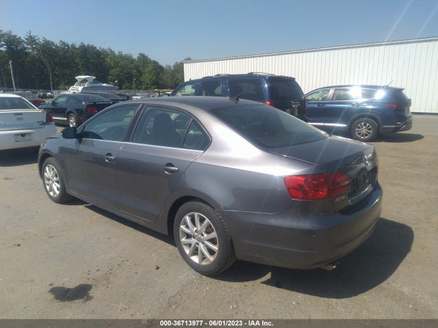 3VWD17AJ2EM217081 Volkswagen Jetta Sedan Se W/connectivity