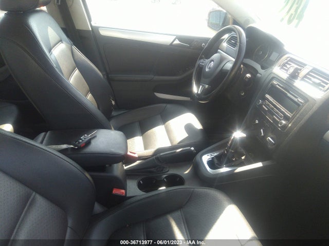 3VWD17AJ2EM217081 Volkswagen Jetta Sedan Se W/connectivity