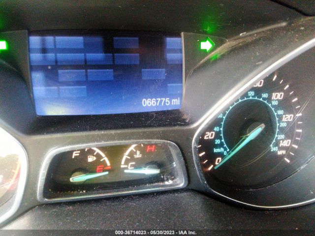 1FMCU9GX2FUA08381 Ford ESCAPE SE