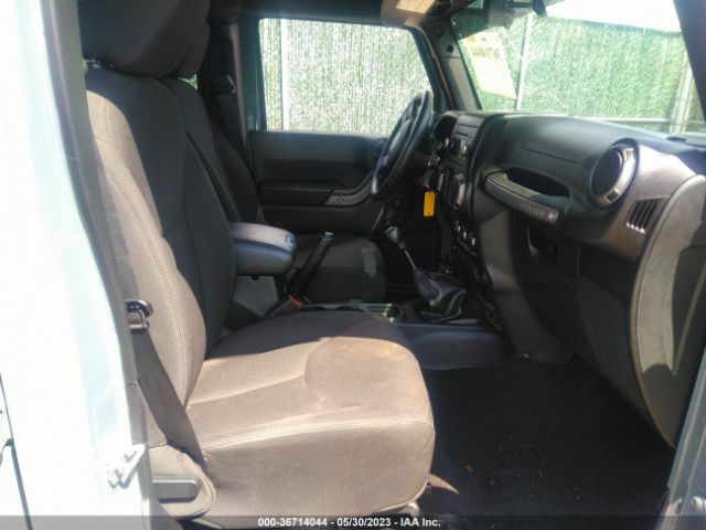 1C4BJWDGXFL730182 Jeep Wrangler Unlimited Sport