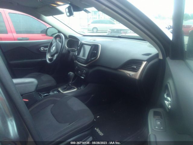 1C4PJLCB5FW516676 Jeep Cherokee Latitude