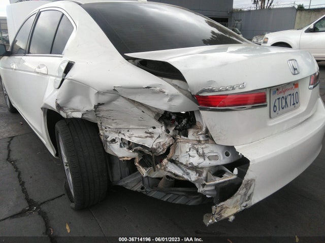 2011 HONDA ACCORD SDN EX-L VIN: 1HGCP2F86BA111149