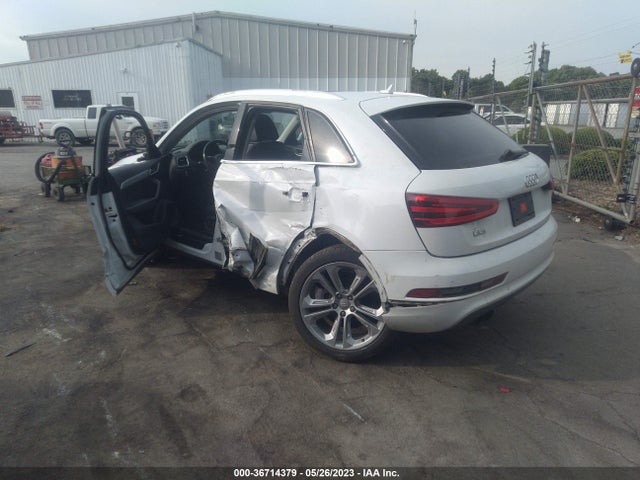 WA1BFCFS1FR001089 Audi Q3 2.0t Premium Plus