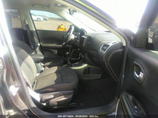 3C4NJDAB9JT245524 Jeep Compass Sport