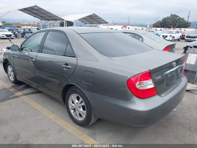2004 TOYOTA CAMRY LE/XLE VIN: 4T1BF32K74U585368