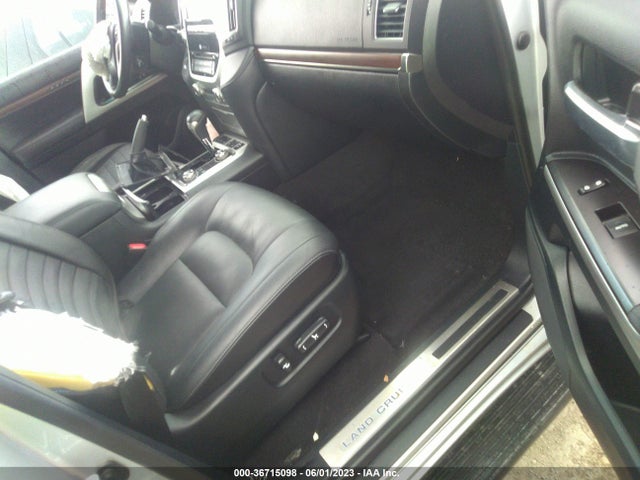 2020 Toyota Land Cruiser, VIN: JTMCY7AJ5L4089101