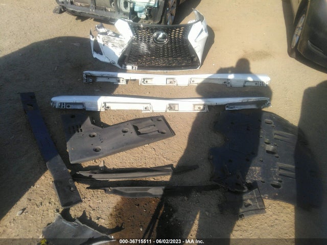 Lexus Is Is 300 2018 JTHBA1D28J5077404 Image 4
