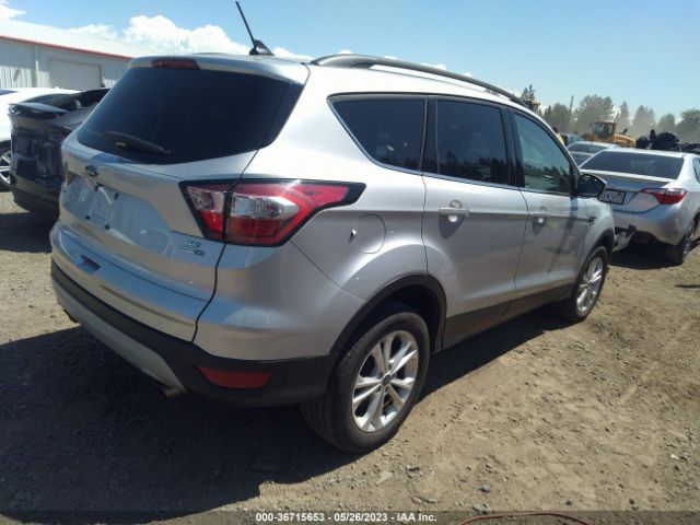 1FMCU9GD0JUA86592 Ford ESCAPE SE