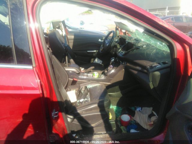 1FMCU9J9XEUC85689 Ford Escape Titanium