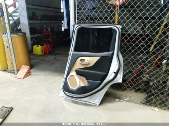 ZACCJAAT1FPB25844 Jeep Renegade Sport