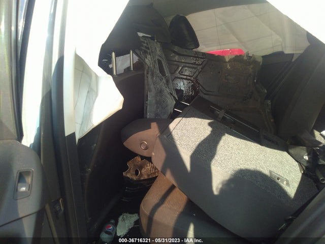 Volkswagen TIGUAN S 2014 WVGAV3AX0EW621189 Image 8