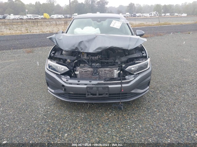 3VWE57BU2MM008438 Volkswagen JETTA SEL