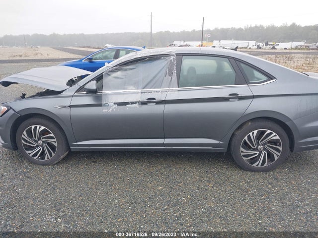3VWE57BU2MM008438 Volkswagen JETTA SEL