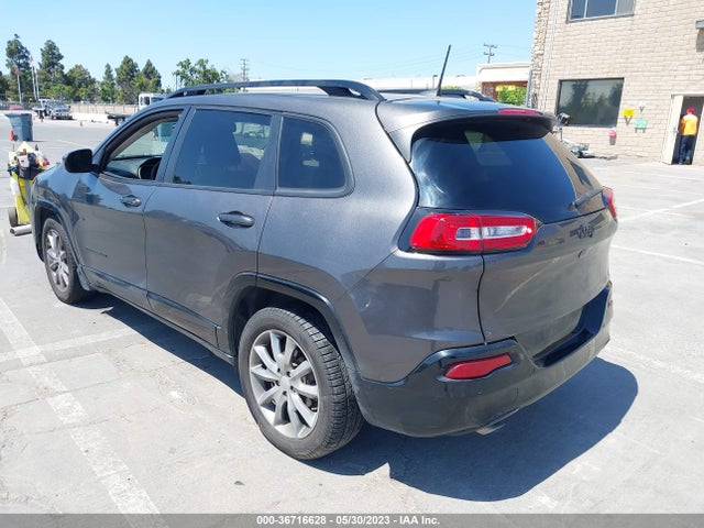 1C4PJLCB1JD589077 Jeep Cherokee Latitude Tech Connect