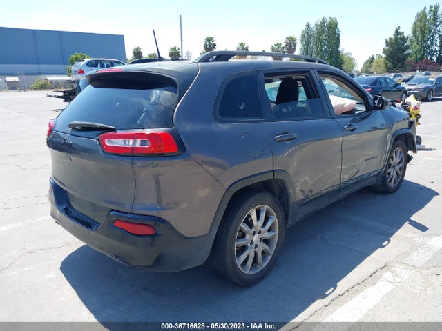 1C4PJLCB1JD589077 Jeep Cherokee Latitude Tech Connect