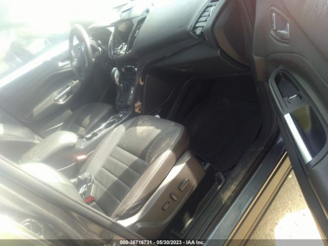 1FMCU9J9XFUC64584 Ford Escape Titanium