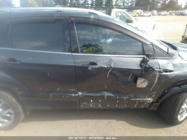 1FMCU9J9XFUC64584 Ford Escape Titanium