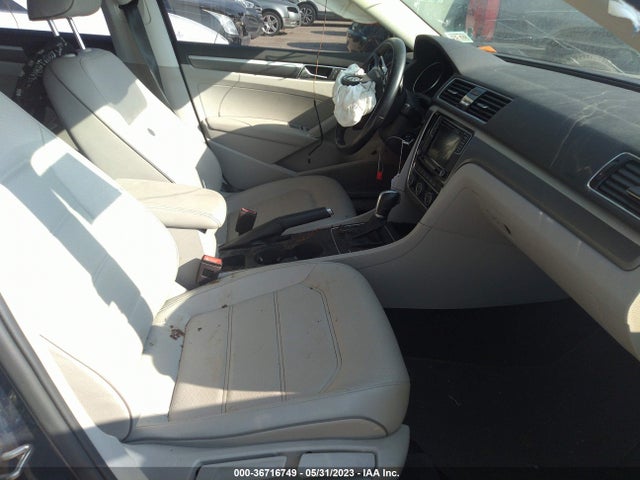 1VWAA7A33JC041402 Volkswagen Passat 2.0t S/r-line