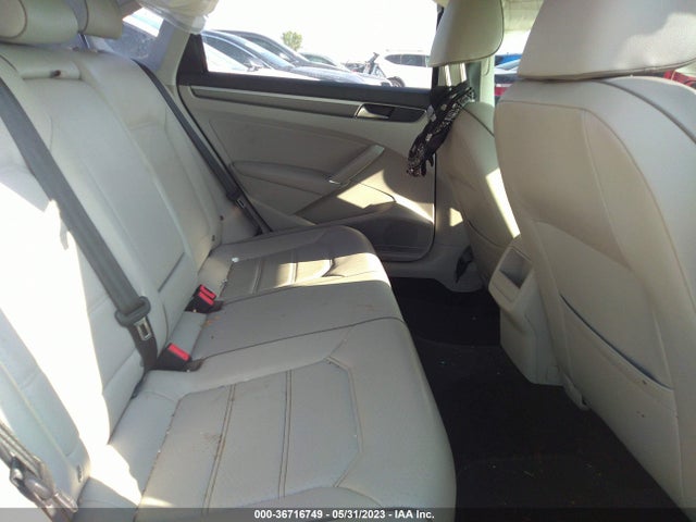 1VWAA7A33JC041402 Volkswagen Passat 2.0t S/r-line