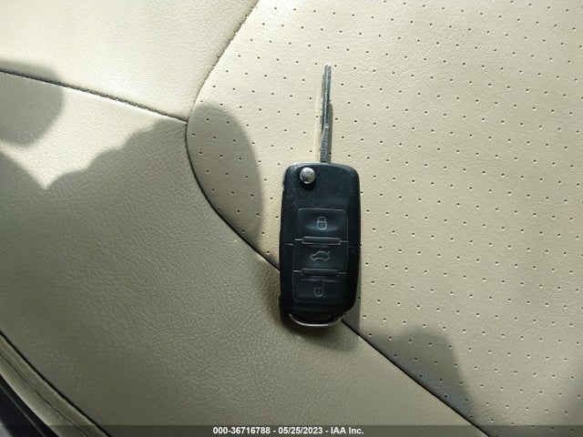 2008 VOLKSWAGEN NEW BEETLE CONVERTIBLE SE VIN: 3VWRG31Y48M407690