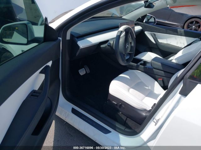 7SAYGDEF7NF489494 Tesla Model Y Performance