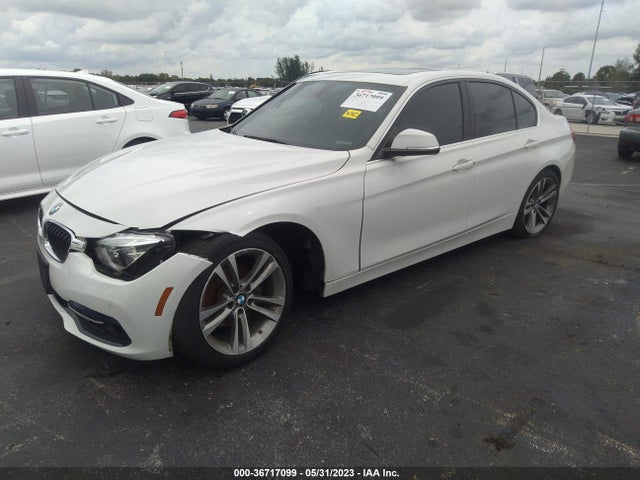 BMW 3 Series 330i 2018 WBA8B9G58JNU97822 Image 2