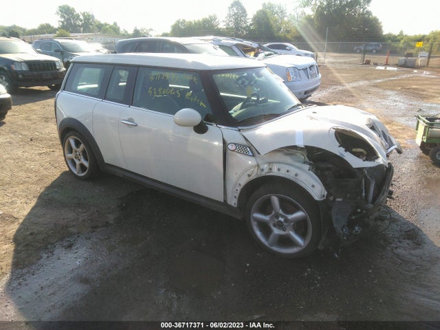 2008 MINI COOPER S CLUBMAN WMWMM33588TP71585 Photo 0