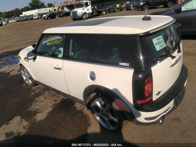 2008 MINI COOPER S CLUBMAN WMWMM33588TP71585 Photo 2