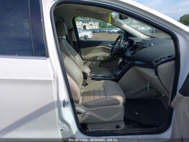 1FMCU9J93EUC08128 Ford Escape Titanium